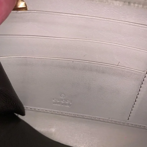 Gucci GG champagne monogram crossbody wallet - Picture 7 of 15